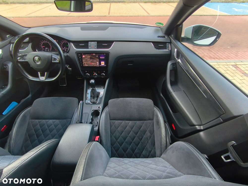 Skoda Octavia 2.0 TDI DSG RS - 16