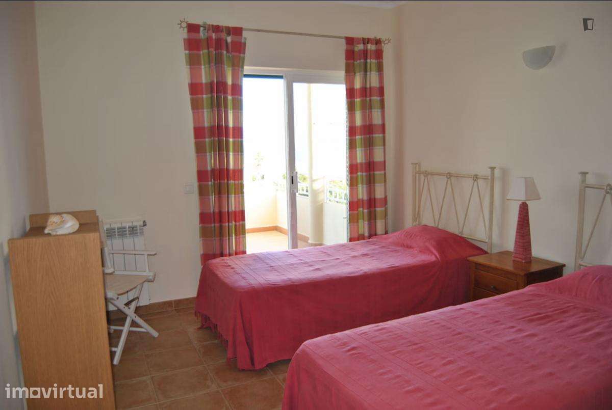 Casa com 3 quartos - localizado em Lagos - Grande imagem: 4/14
