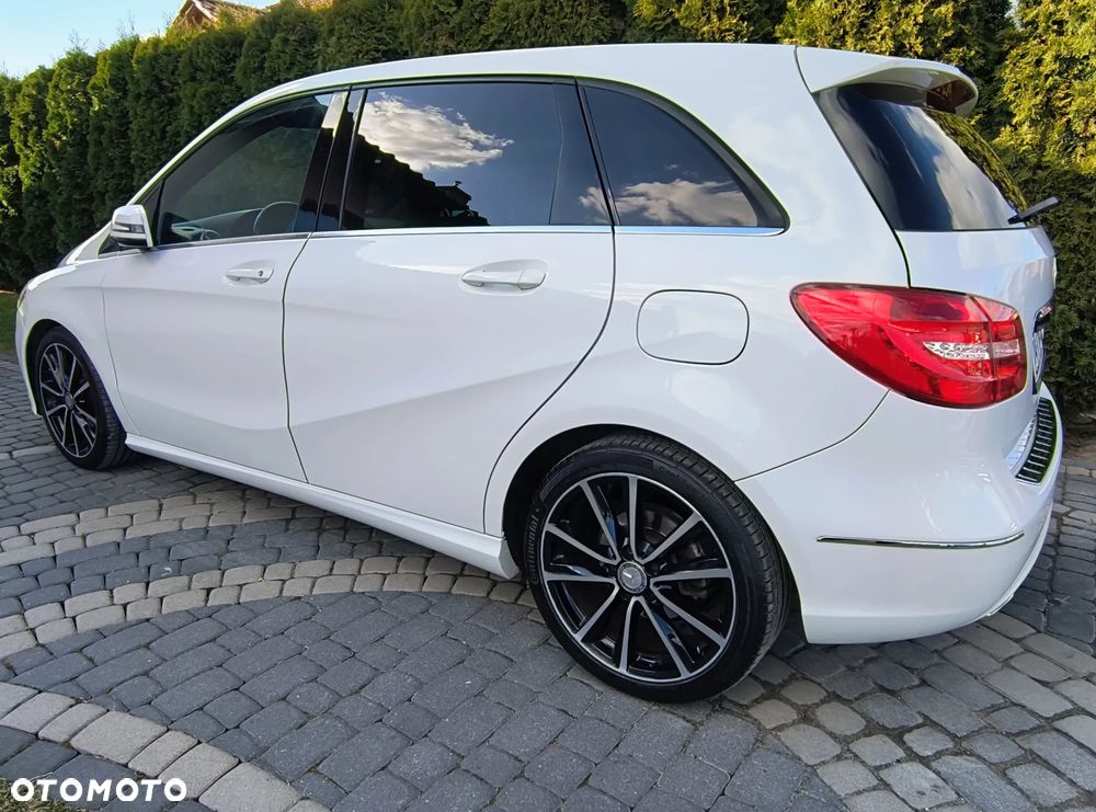 Mercedes-Benz Klasa B 180 AMG Line - 14