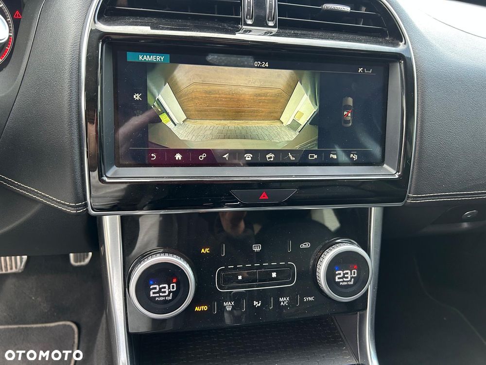 Jaguar XE 2.0 P250 R-Dynamic Black - 19