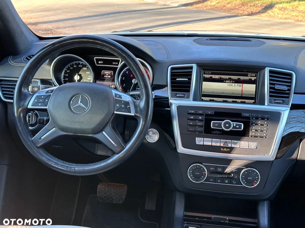 Mercedes-Benz GL 400 4Matic 7G-TRONIC - 25
