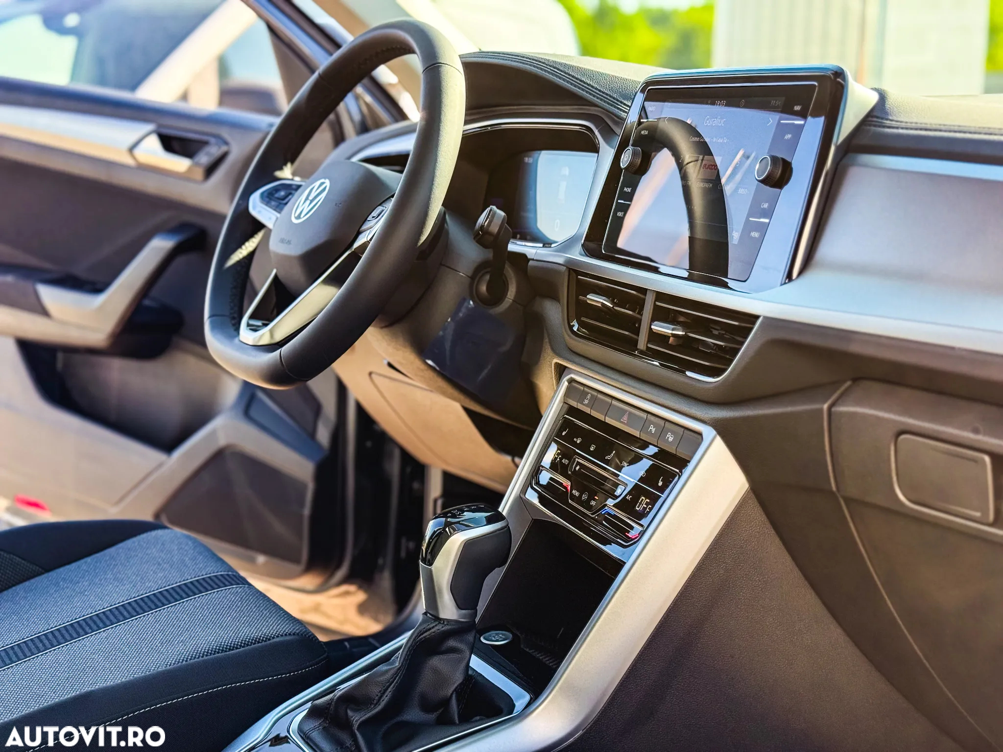 Volkswagen T-ROC 1.5 TSI DSG Life - 15