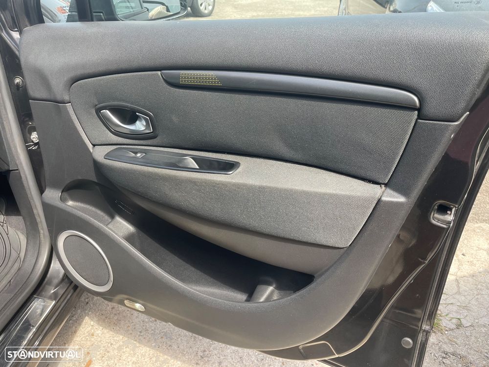 Renault Scénic 1.5 dCi Dynamique S - 19