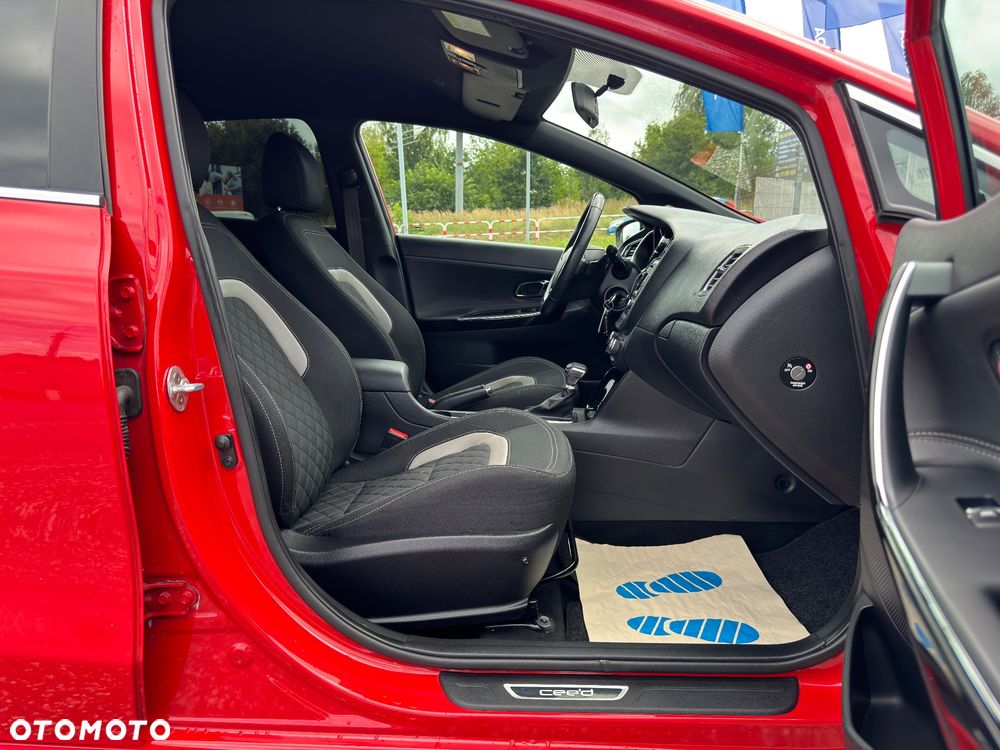 Kia Ceed 1.6 CRDi GT Line DCT - 28