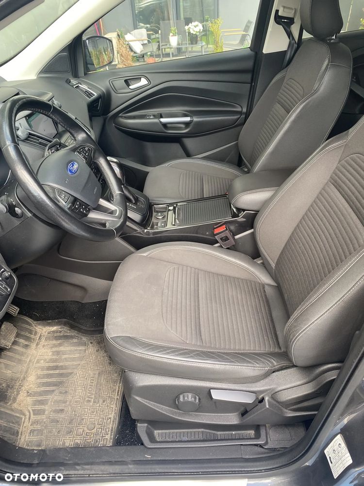 Ford Kuga 2.0 TDCi 4x4 Titanium - 4