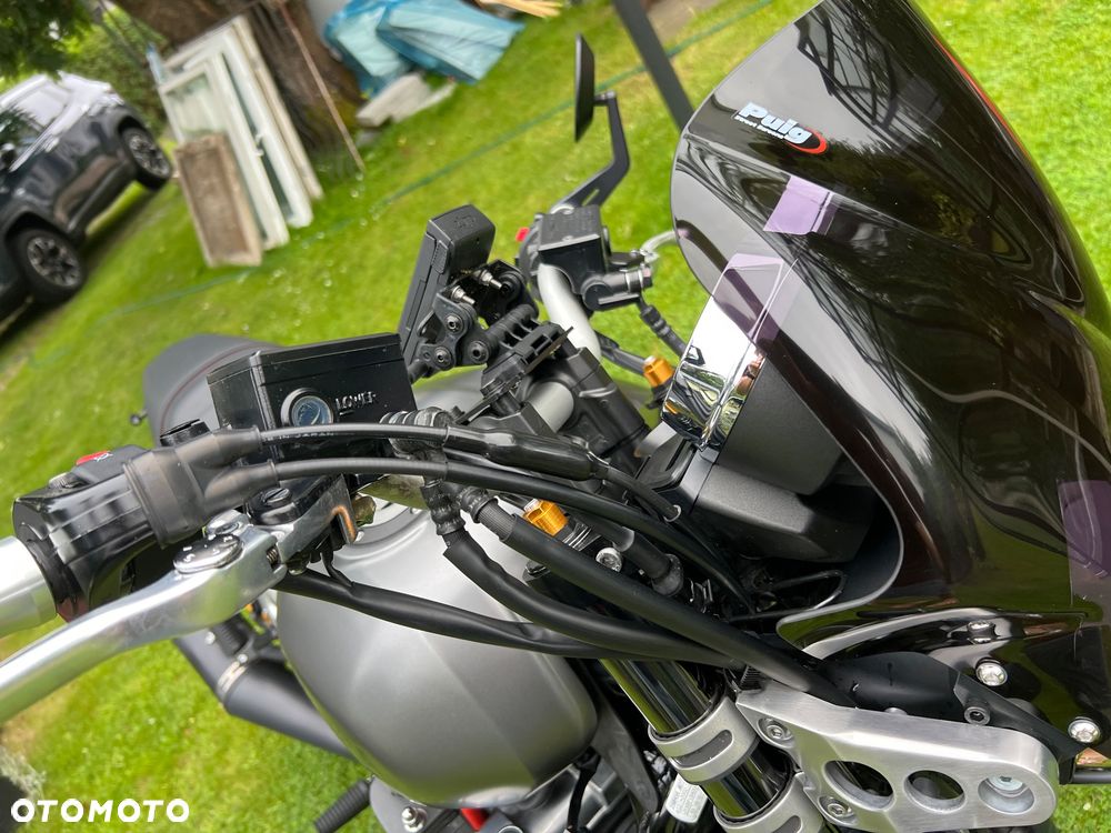 Yamaha XJR - 14
