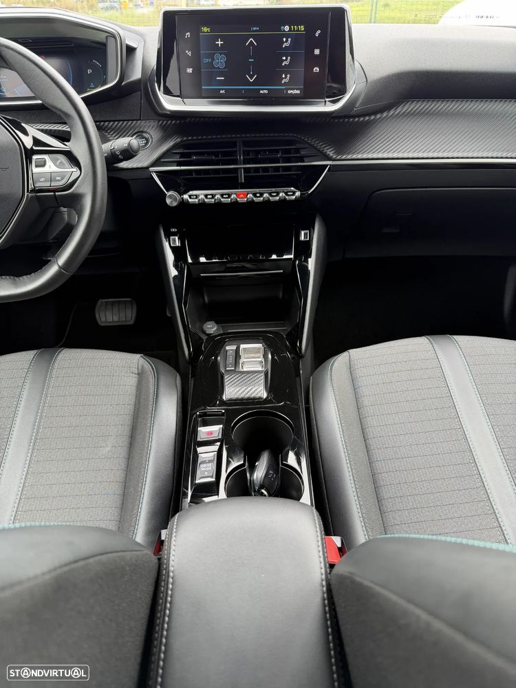 Peugeot e-2008 Allure - 19