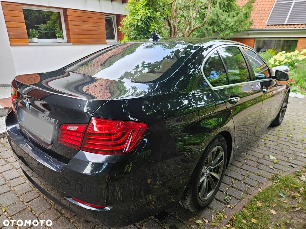BMW Seria 5 528i xDrive Sport-Aut Luxury Line - 10