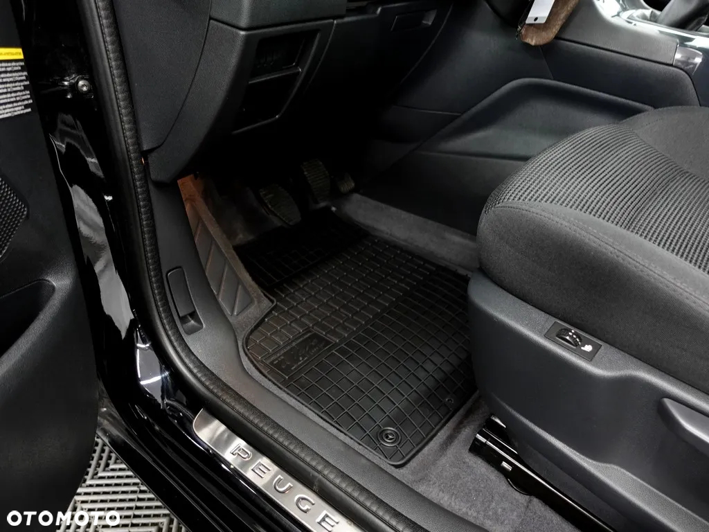 Peugeot 5008 2.0 HDi Allure 7os - 26