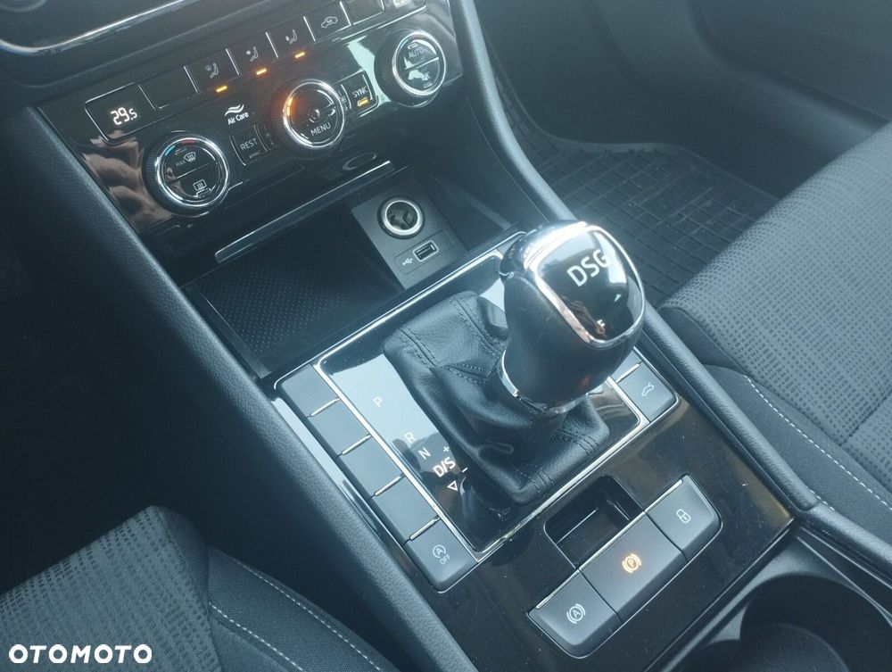 Skoda Superb 2.0 TDI SCR Style DSG - 22