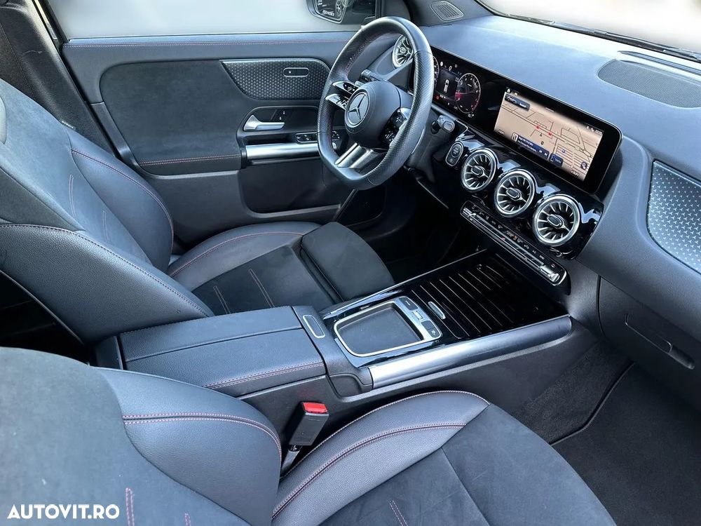 Mercedes-Benz GLA - 13