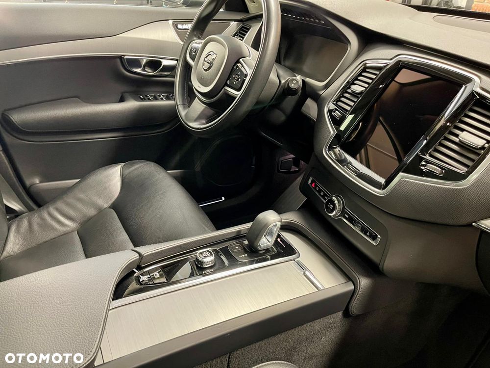 Volvo XC 90 D5 SCR AWD Momentum 7os - 16