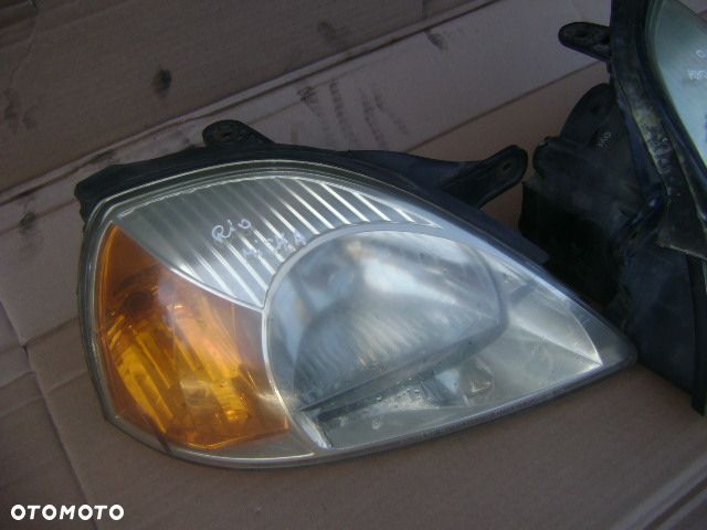 Kia Rio 03 lampa przod przednia  prawa - 1