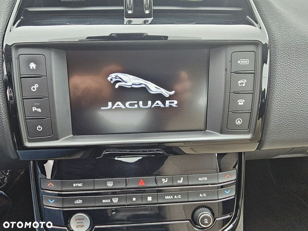 Jaguar XE - 20