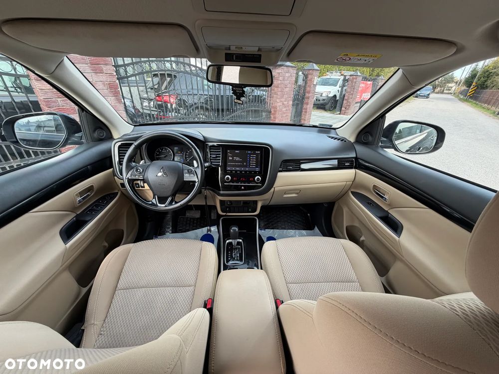 Mitsubishi Outlander 2.0 Intense + Navi 4WD CVT - 7