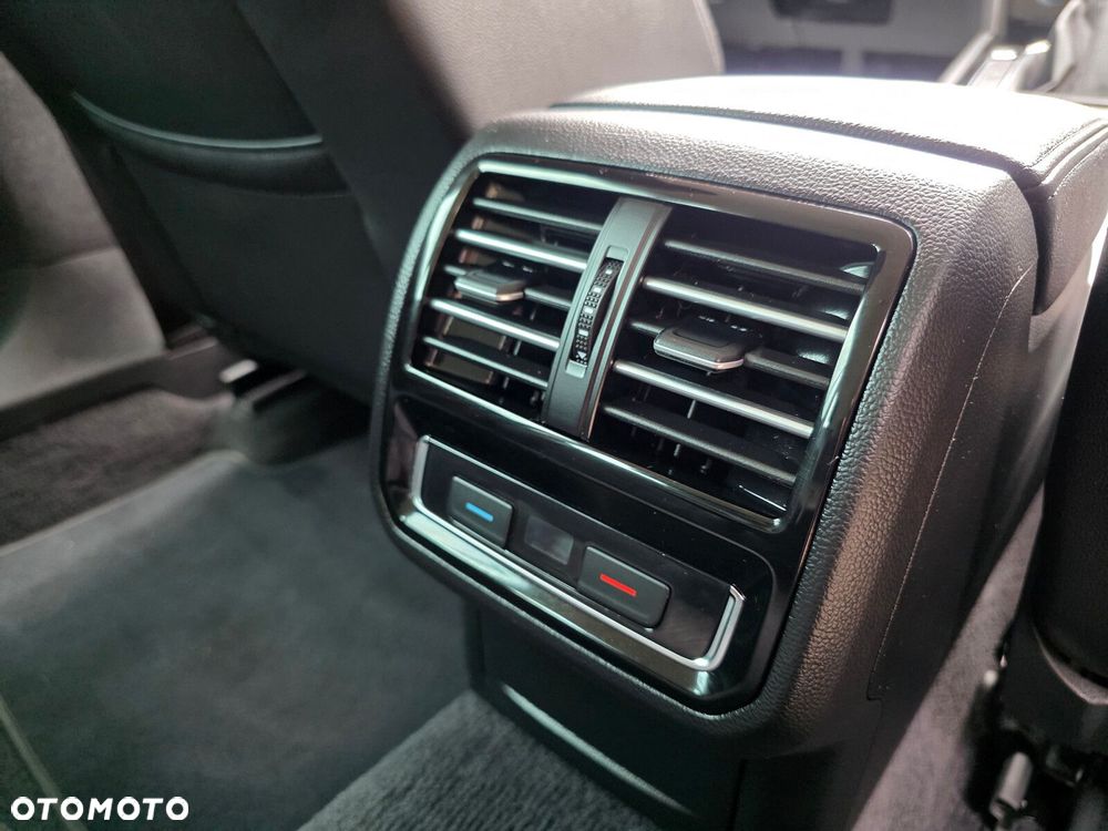Volkswagen Passat Variant - 16