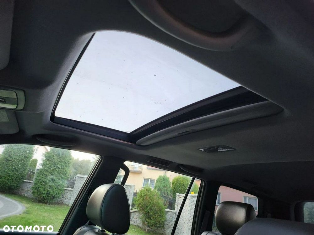 Toyota Land Cruiser - 24