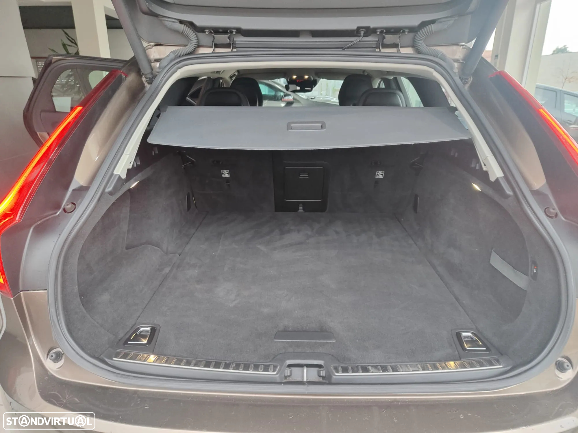 Volvo V90 2.0 D4 Momentum Plus Geartronic - 13