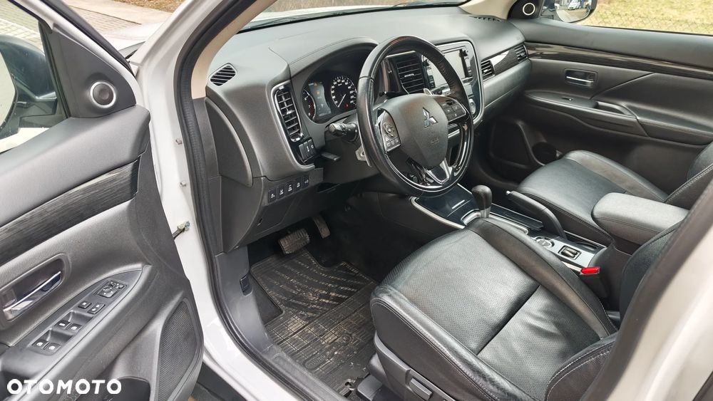 Mitsubishi Outlander 2.0 4WD CVT Diamant Edition+ - 15