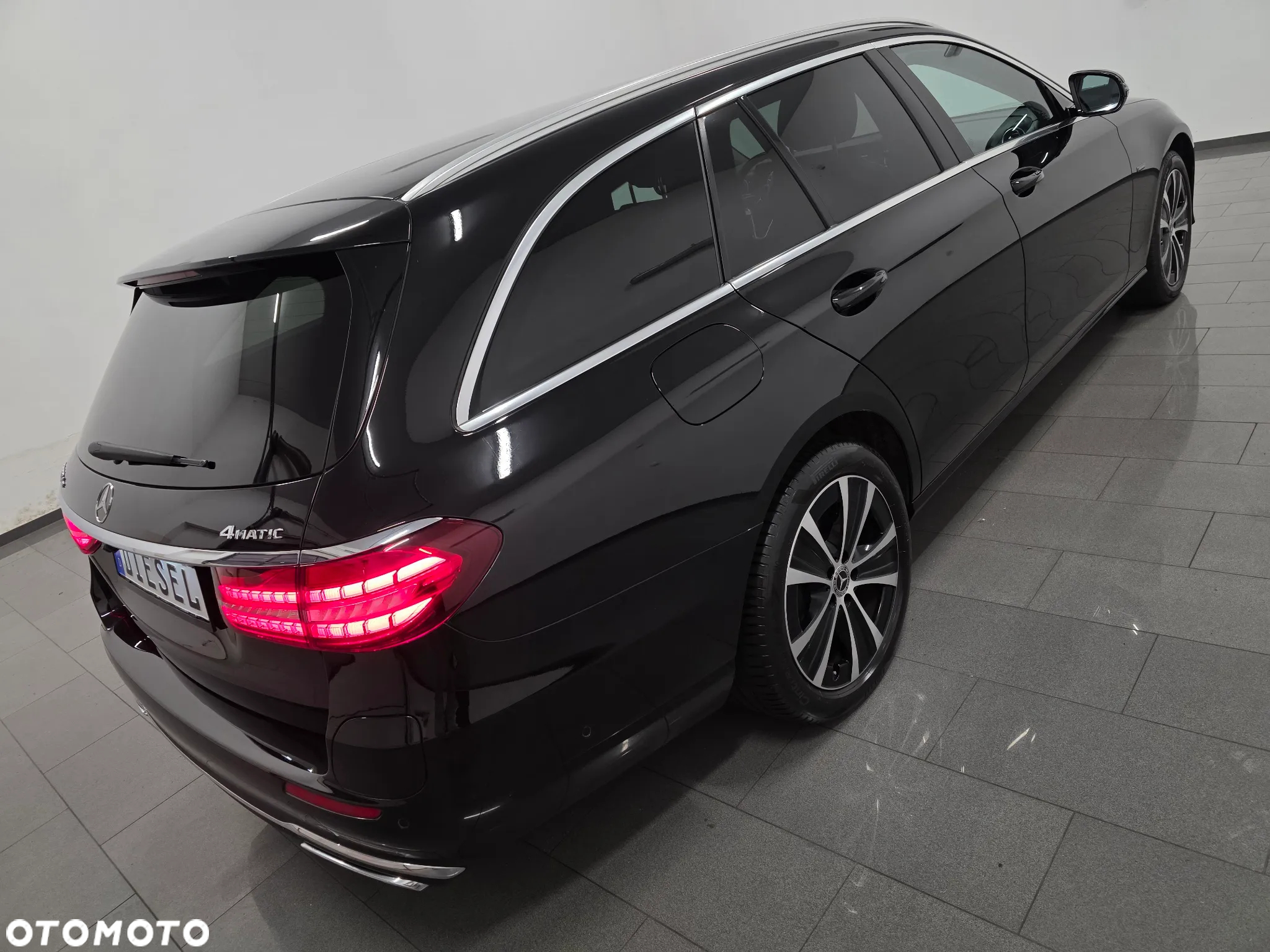 Mercedes-Benz Klasa E 220 d 4Matic 9G-TRONIC AMG Line - 6
