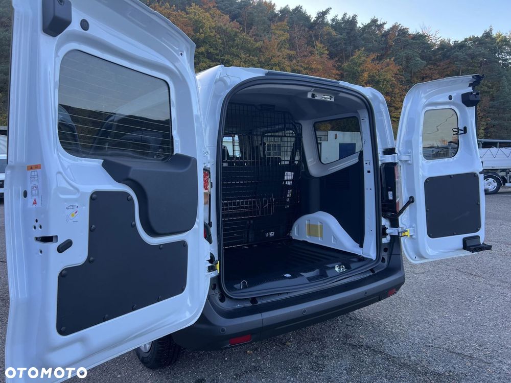 Ford Transit Courier - 20