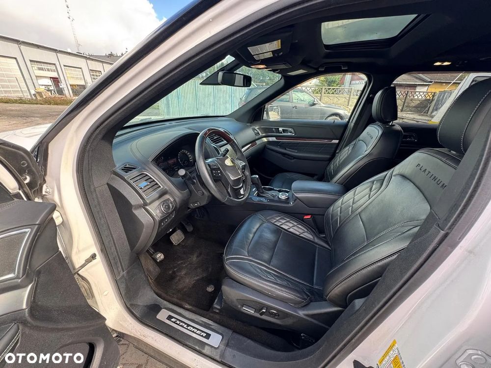Ford Explorer - 10
