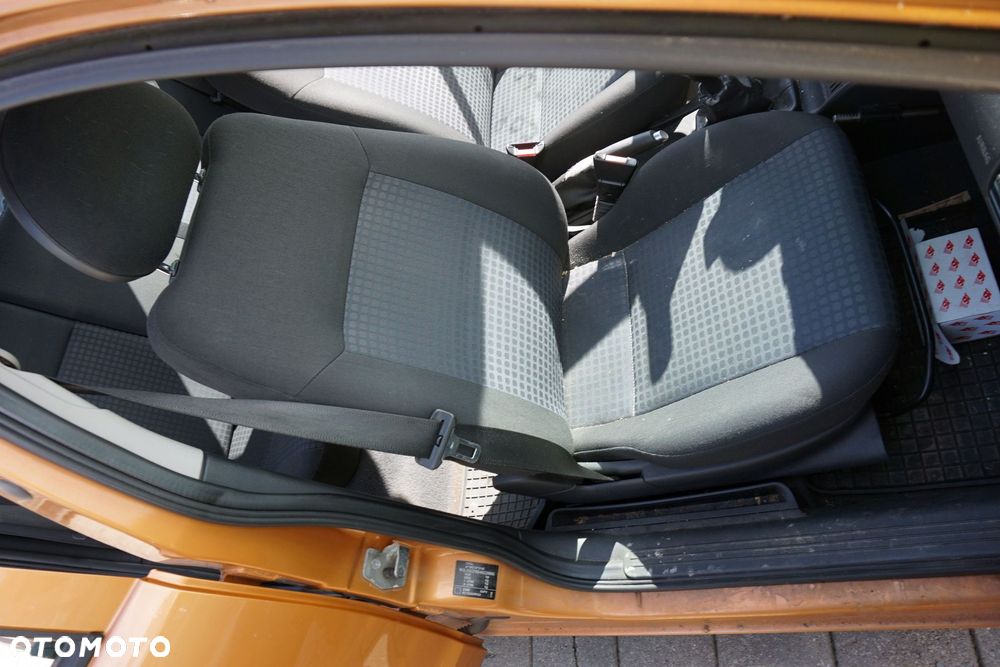 OPEL CORSA C III 5D HB 2003 Z40E 1.4 16V Z14XEP 90KM F13 374 ZŁOTY na części - 12