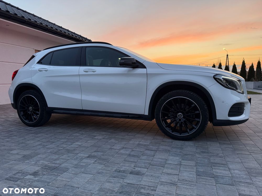 Mercedes-Benz GLA 220 d 7G-DCT AMG Line - 2