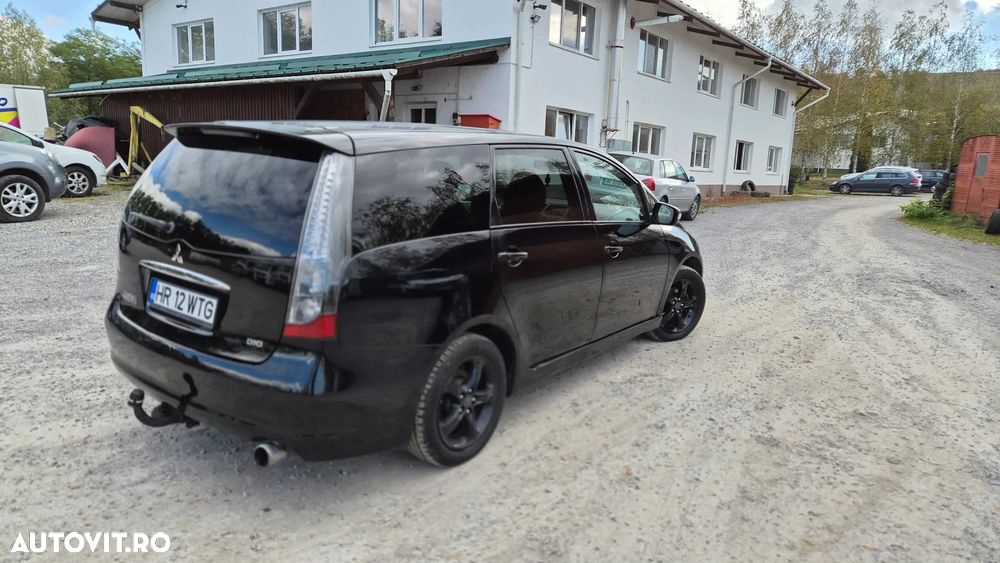 Mitsubishi Grandis 2.0 DI-D 6-Sitzer Intense - 2