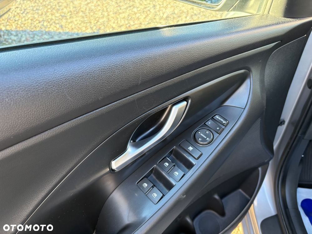 Hyundai i30 1.5 DPI Modern - 12