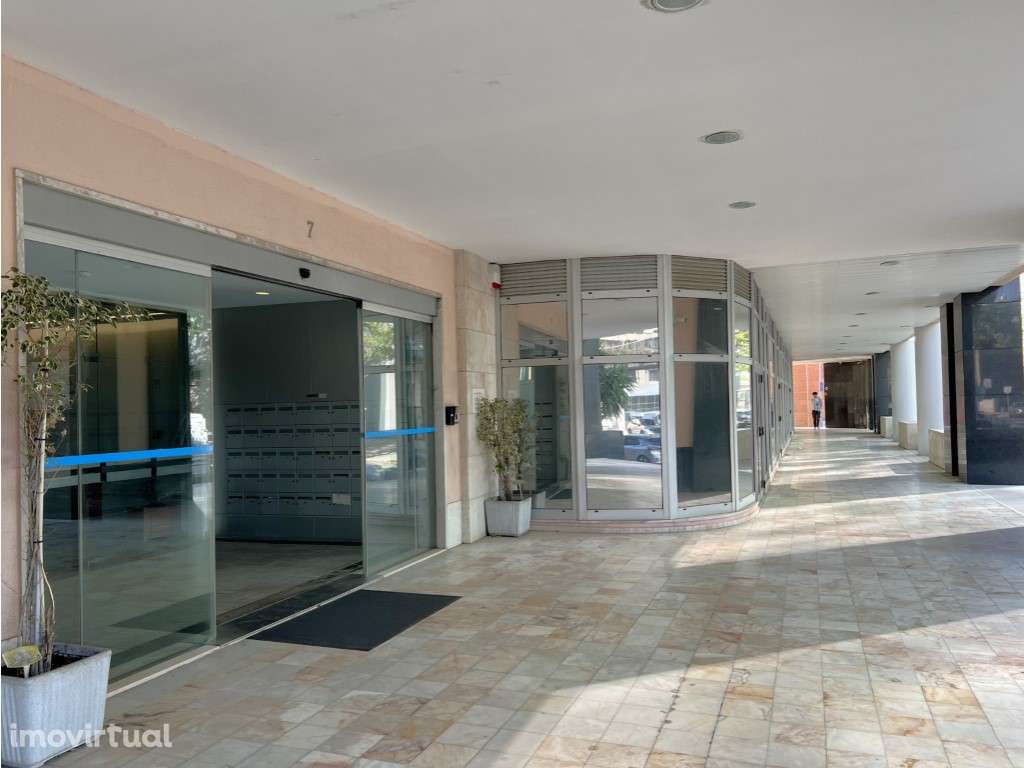 Escritório para arrendamento em Sete Rios com 848 m2 - Grande imagem: 3/5