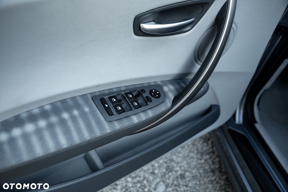 BMW Seria 1 - 18