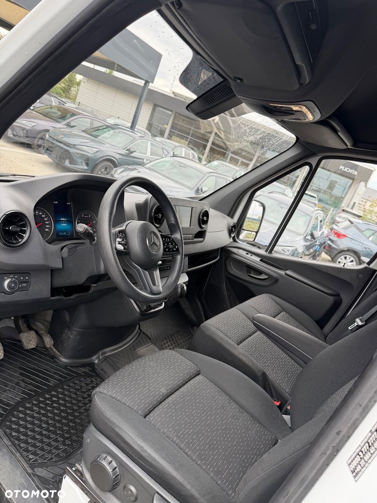Mercedes-Benz Sprinter L4H2 - 13