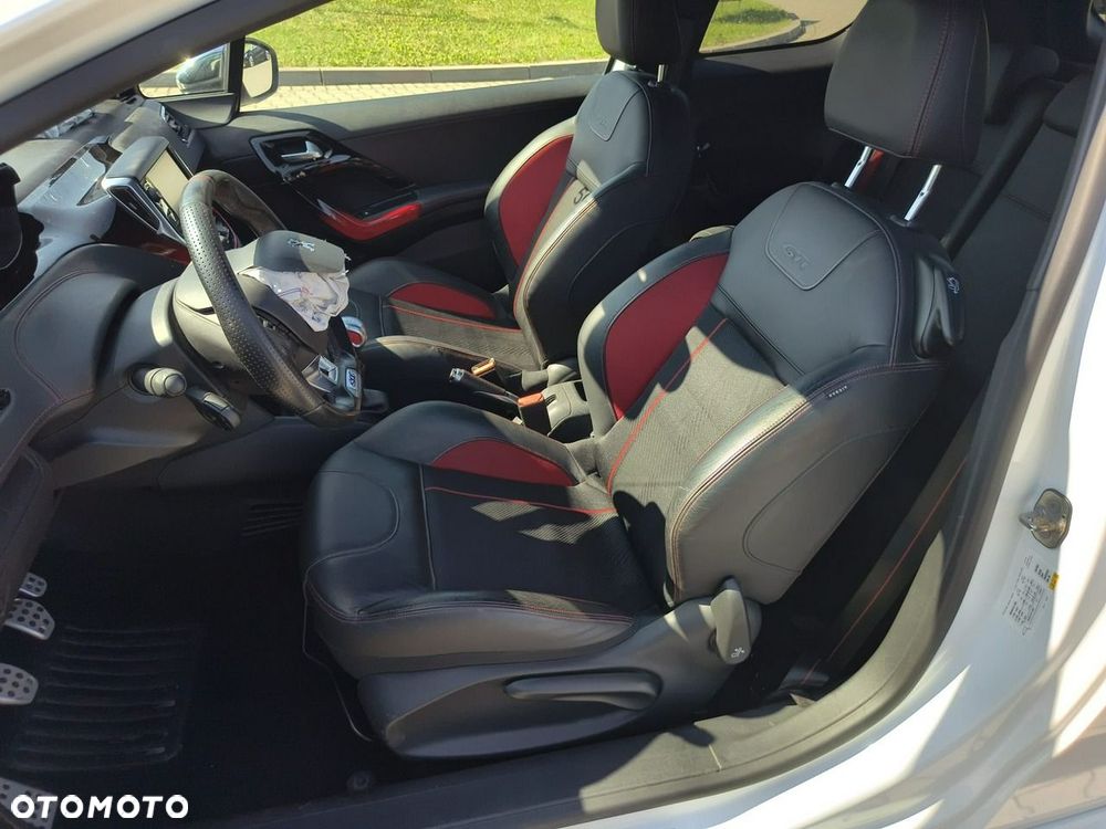 Peugeot 208 - 9