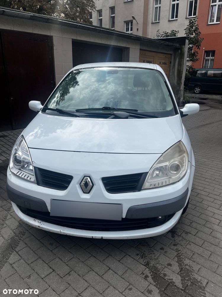 Renault Scenic - 1