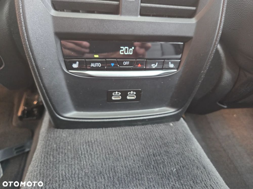 BMW Seria 3 320i Edition M Sport Shadow - 11