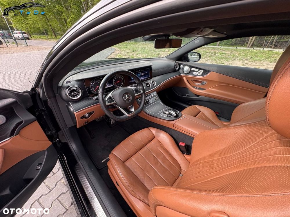 Mercedes-Benz Klasa E 400 4Matic 9G-TRONIC 25th Anniversary Edition - 18