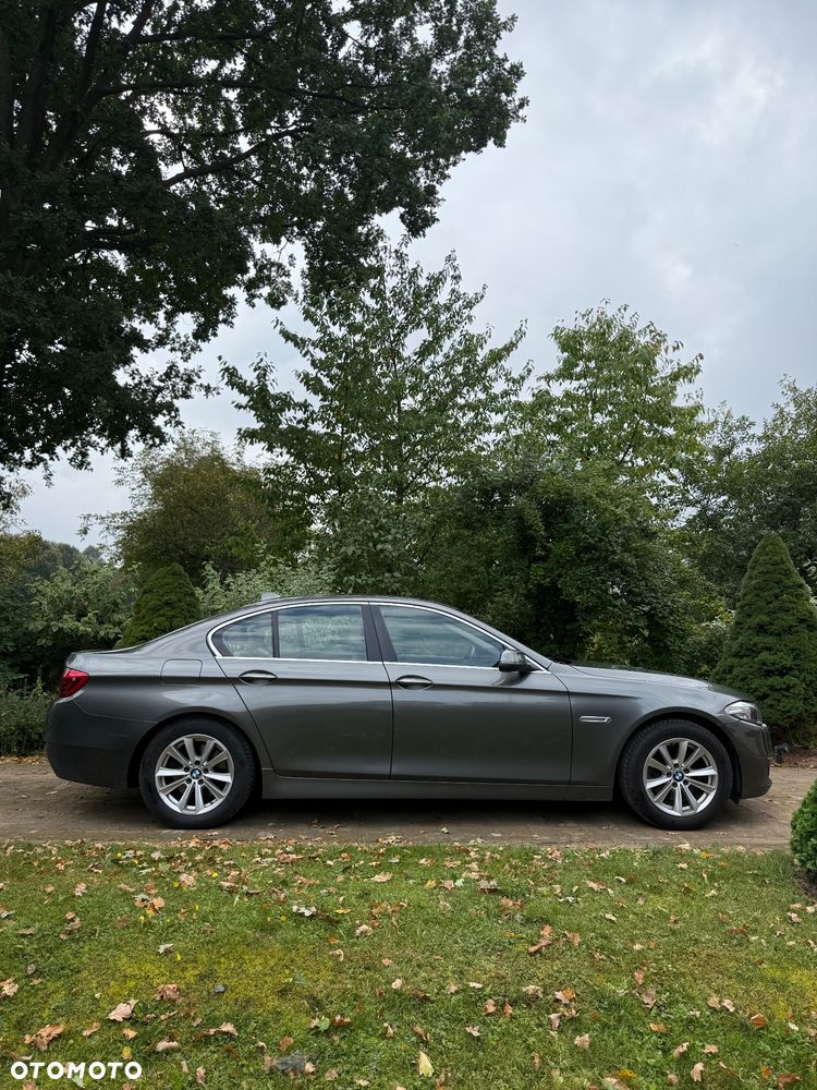 BMW Seria 5 528i xDrive Luxury Line - 4