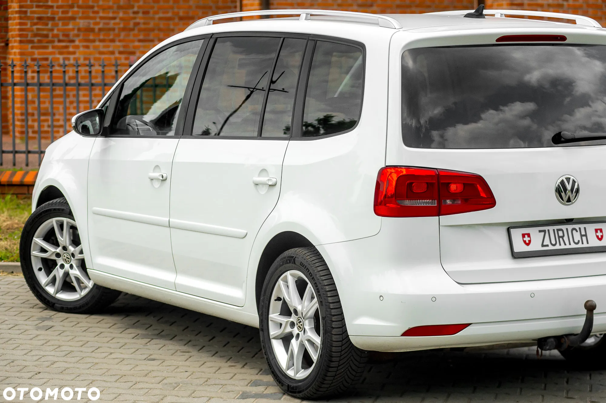 Volkswagen Touran 1.4 TSI DSG Cup - 34