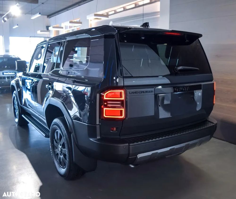 Toyota Land Cruiser 2.8l D-4D 204 CP A/T 7 locuri Luxury AVS Brown - 3