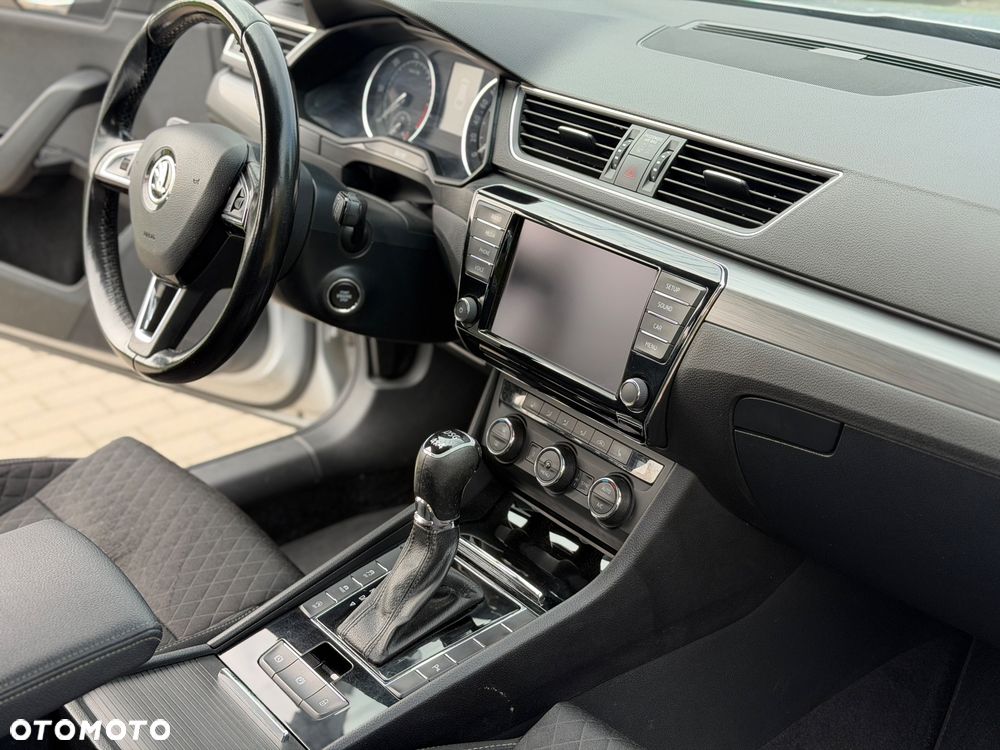 Skoda Superb 2.0 TDI 4x4 Style DSG - 31