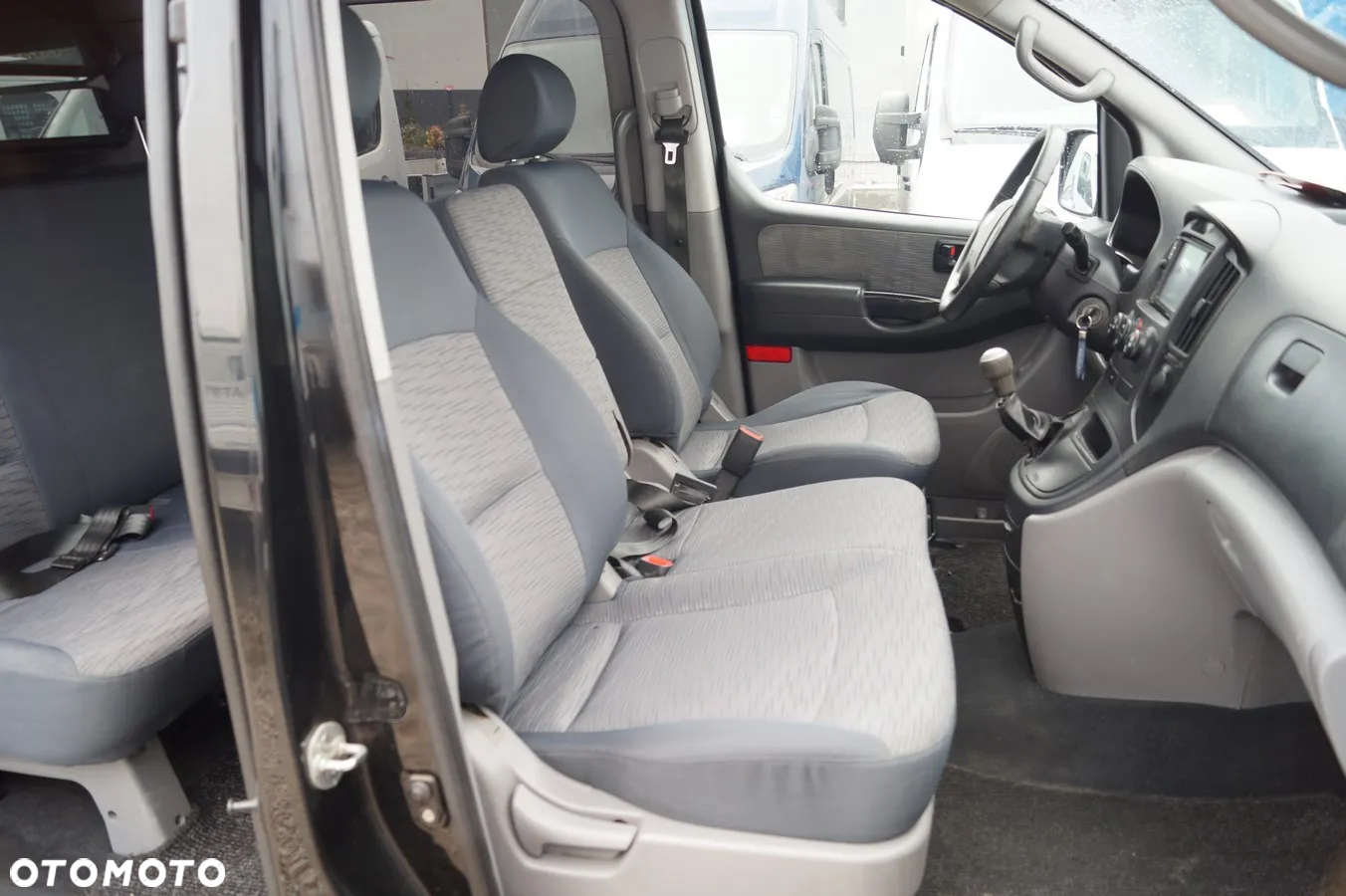 Hyundai H1 - 25