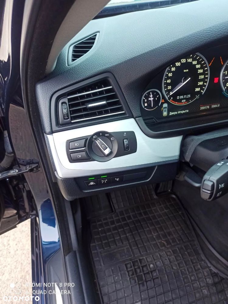 BMW Seria 5 530d xDrive - 14