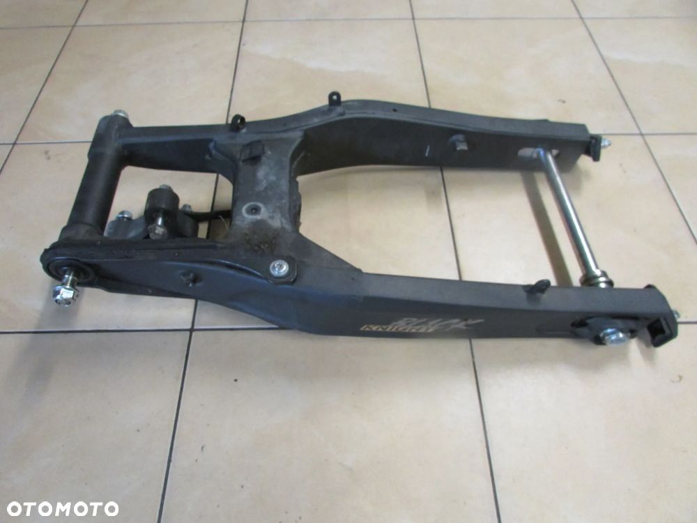 Voge 525 DSX wahacz tył - 2