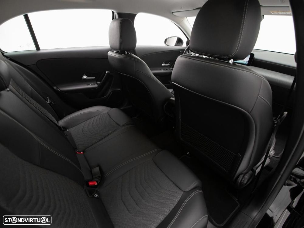 Mercedes-Benz A 250 e — fotografia 11