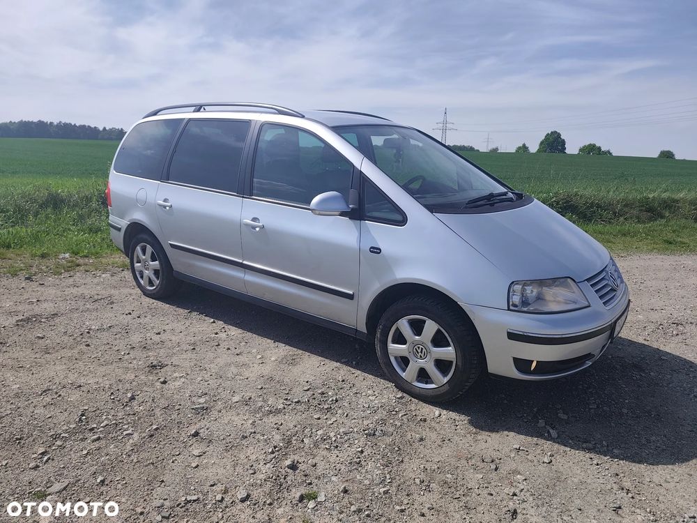Volkswagen Sharan 1.9 TDI Highline Tiptr - 2