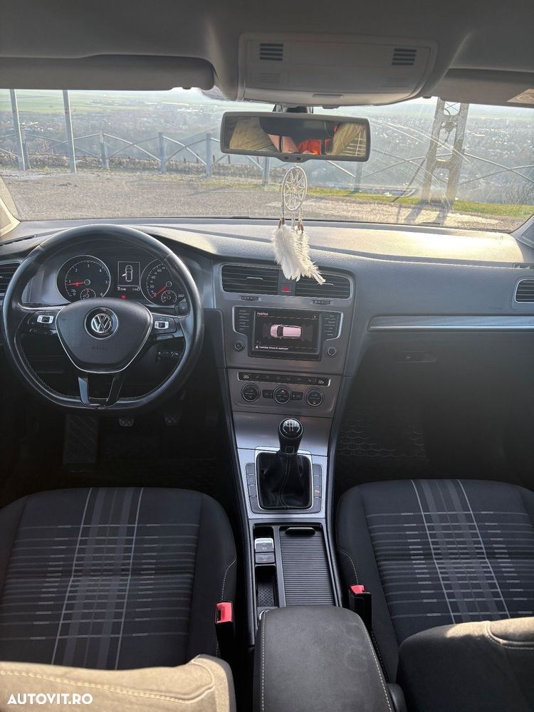 Volkswagen Golf - 15