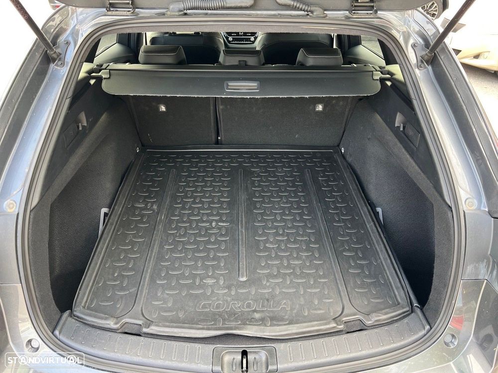 Toyota Corolla Touring Sports - 17