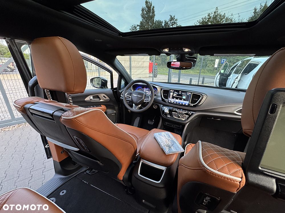 Chrysler Pacifica - 18