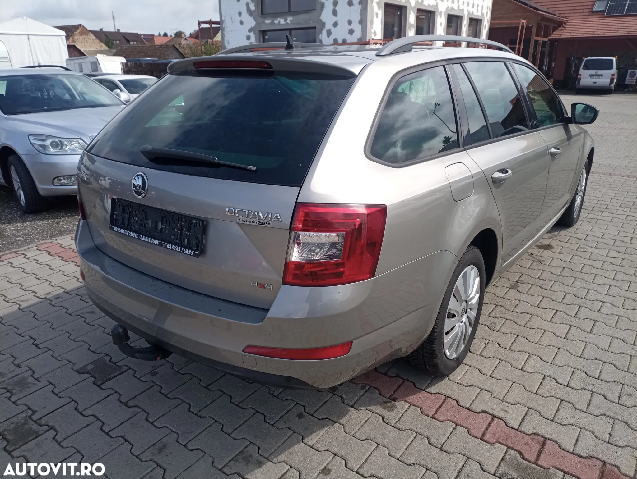 Skoda Octavia Combi Diesel 2.0 TDI 4X4 Ambition - 4